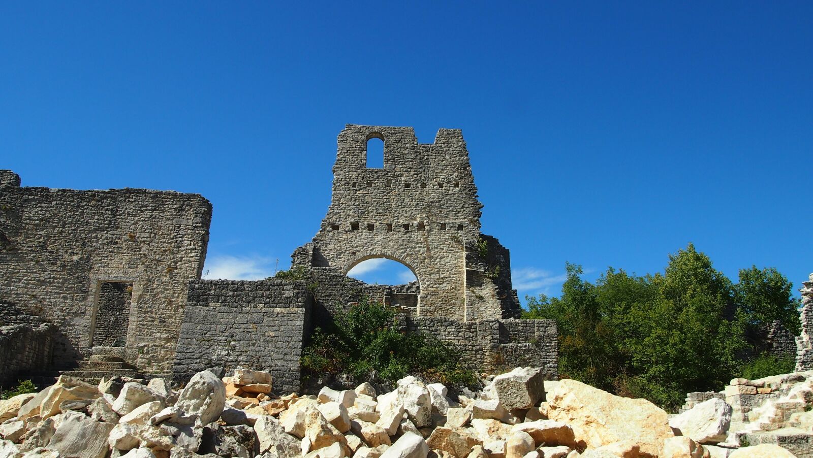 Olympus PEN E-PL3 sample photo. Dvigrad, croatia, ghost town photography