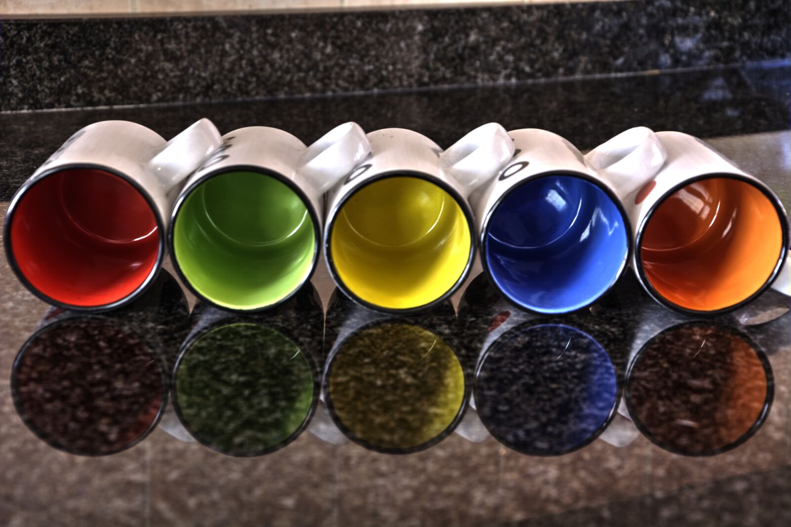Nikon D5200 sample photo. Mugs, containers, colourful photography