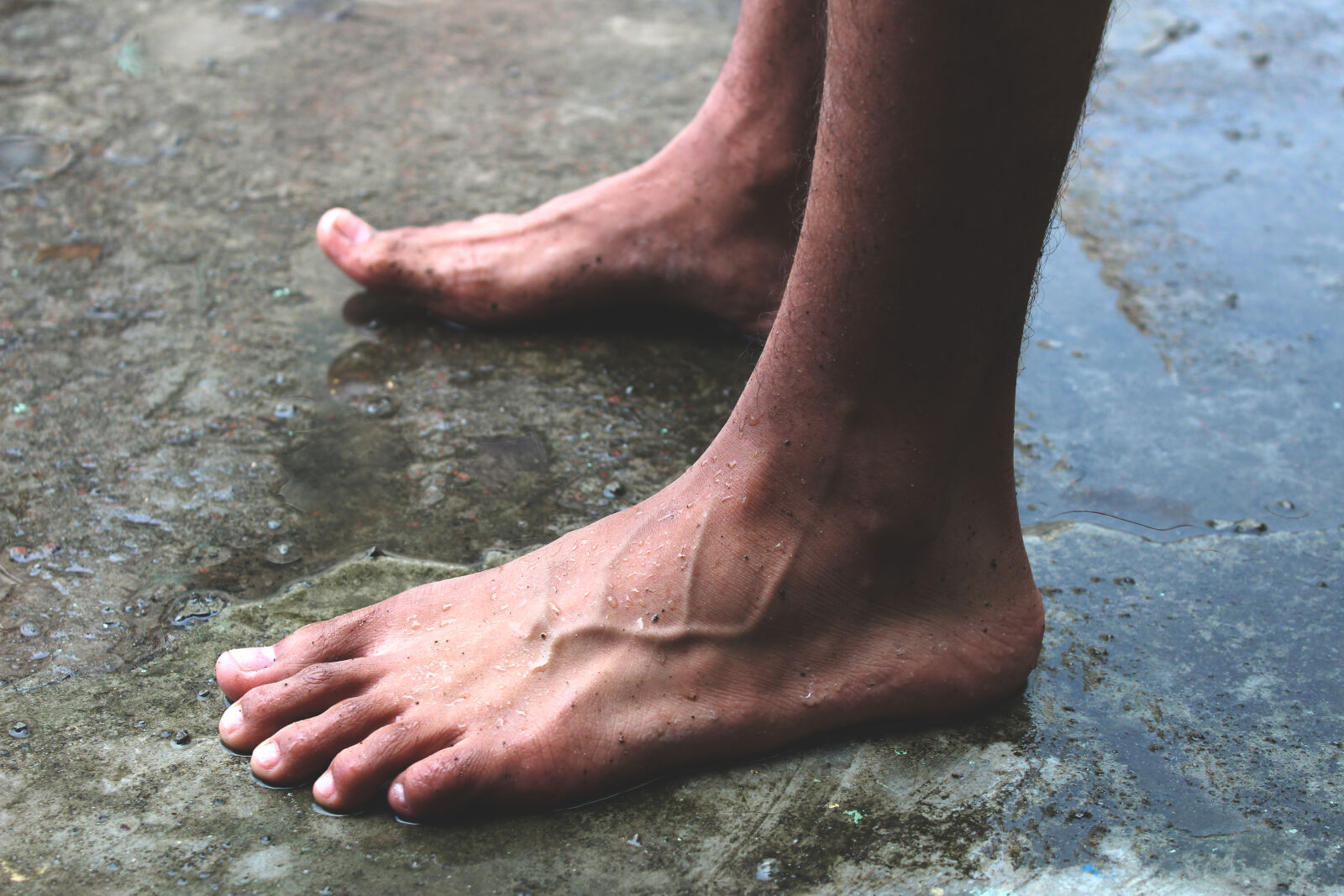 Canon EOS 700D (EOS Rebel T5i / EOS Kiss X7i) sample photo. Body, legs photography