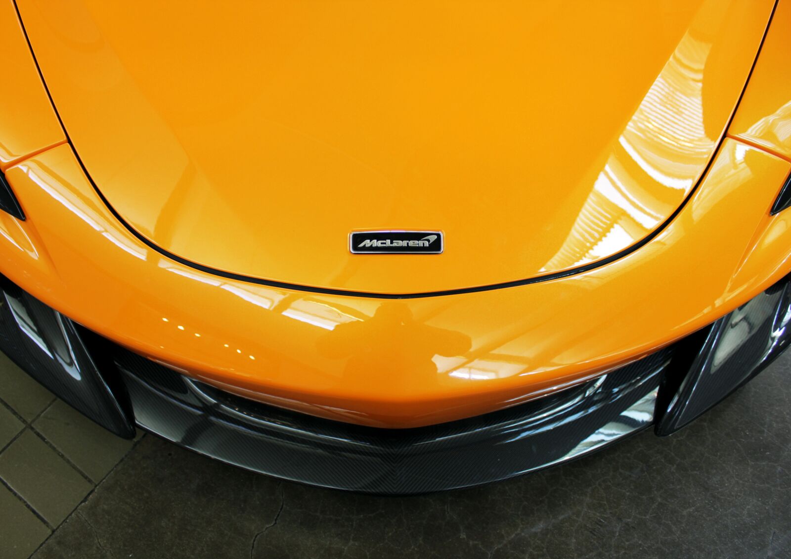 Canon EOS 550D (EOS Rebel T2i / EOS Kiss X4) sample photo. Mclaren, yellow, cars background photography