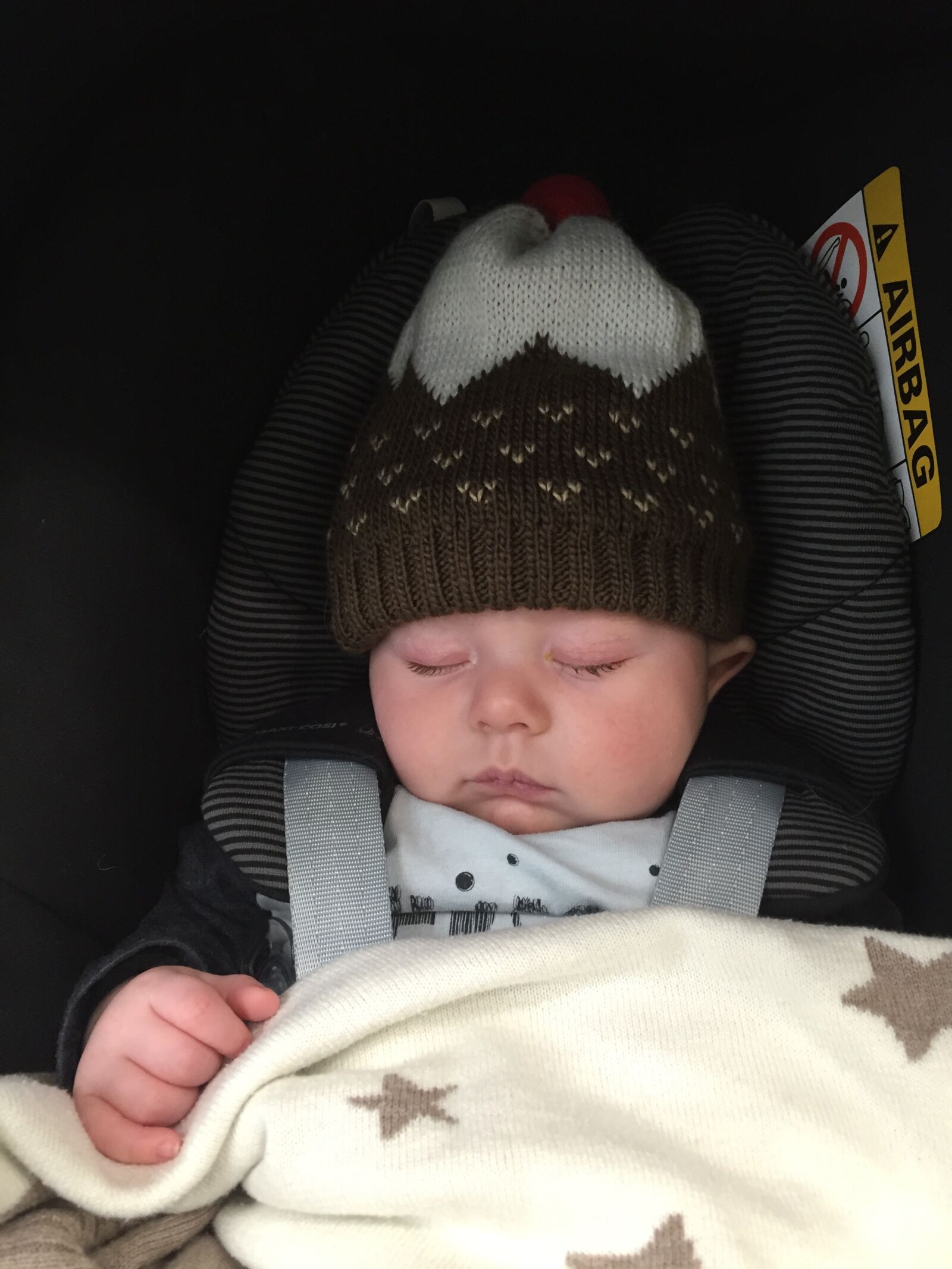 Apple iPhone 6 sample photo. Baby, asleep, winter photography