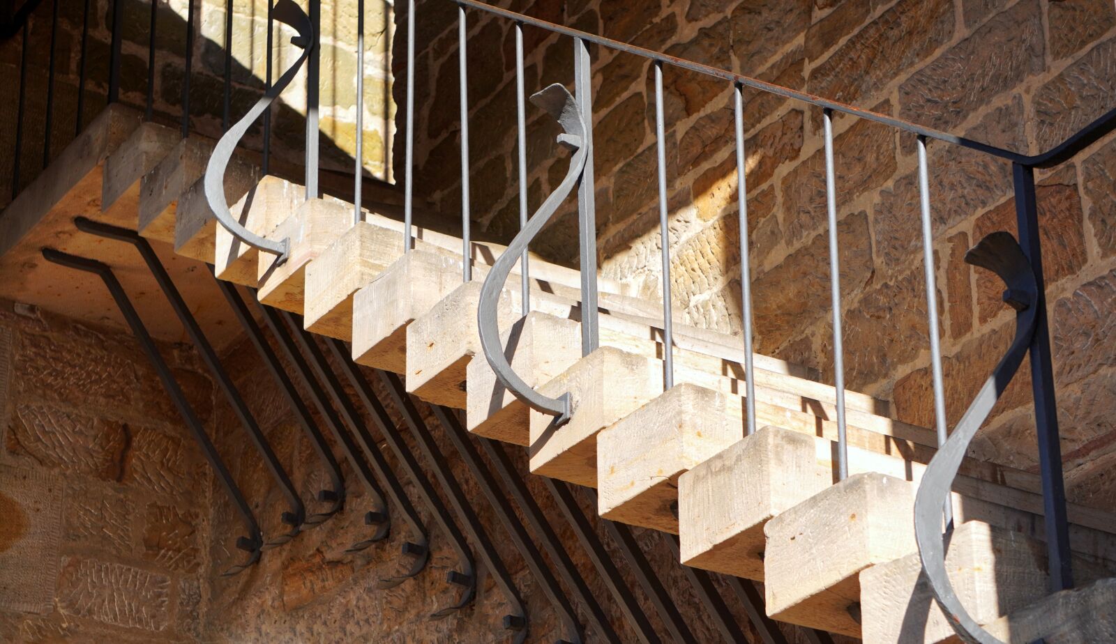 Sony E 55-210mm F4.5-6.3 OSS sample photo. Stairs, stone, gradually photography