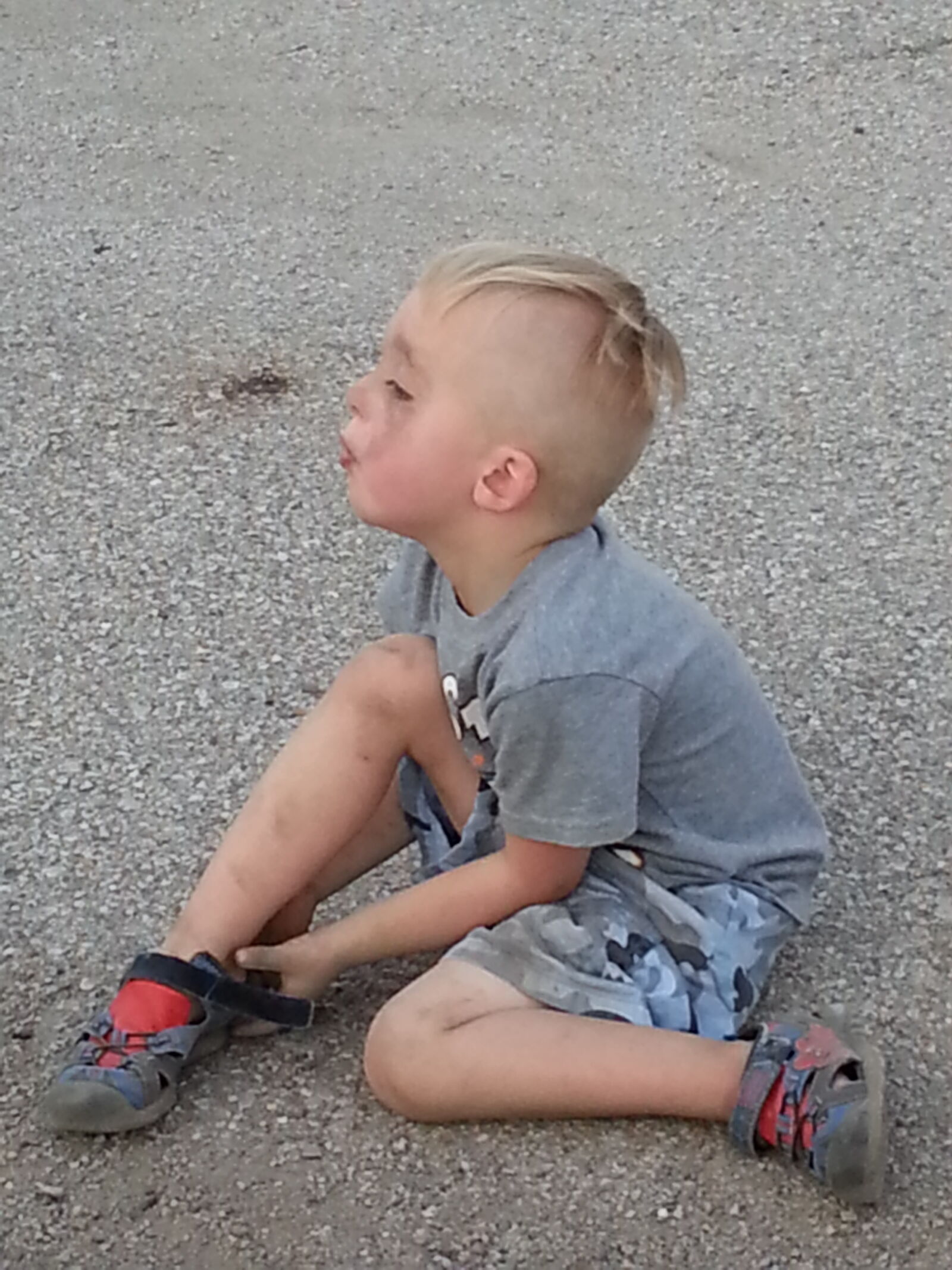 Samsung Galaxy S3 sample photo. Blonde, hair, boy, dirt photography