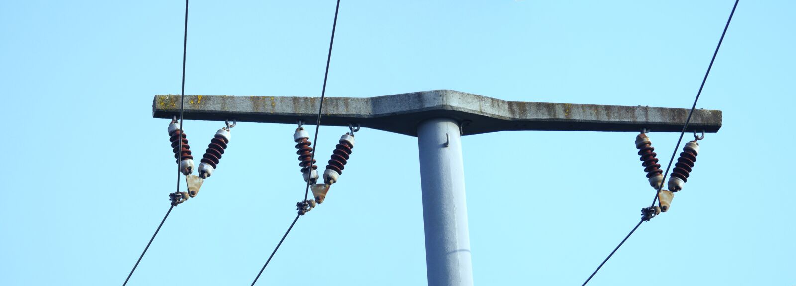 Panasonic Lumix DMC-GX8 sample photo. Strommast, insulators, industry photography