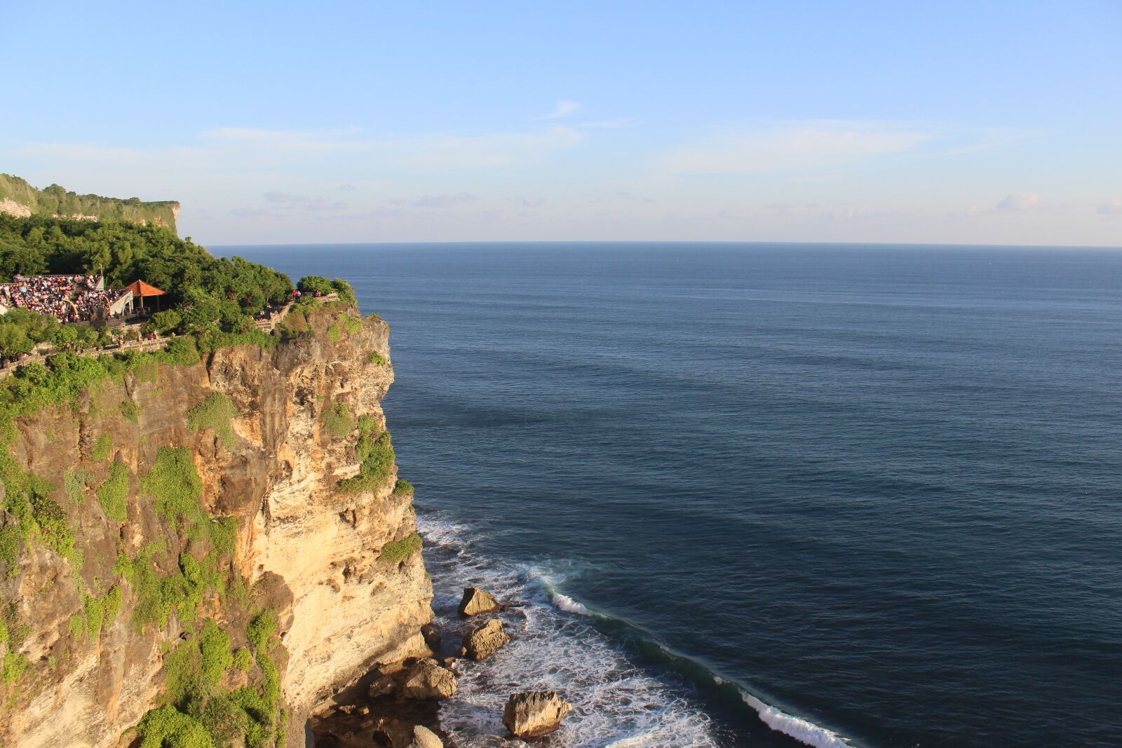 Canon EOS 600D (Rebel EOS T3i / EOS Kiss X5) sample photo. Horizon, cliff, ocean photography