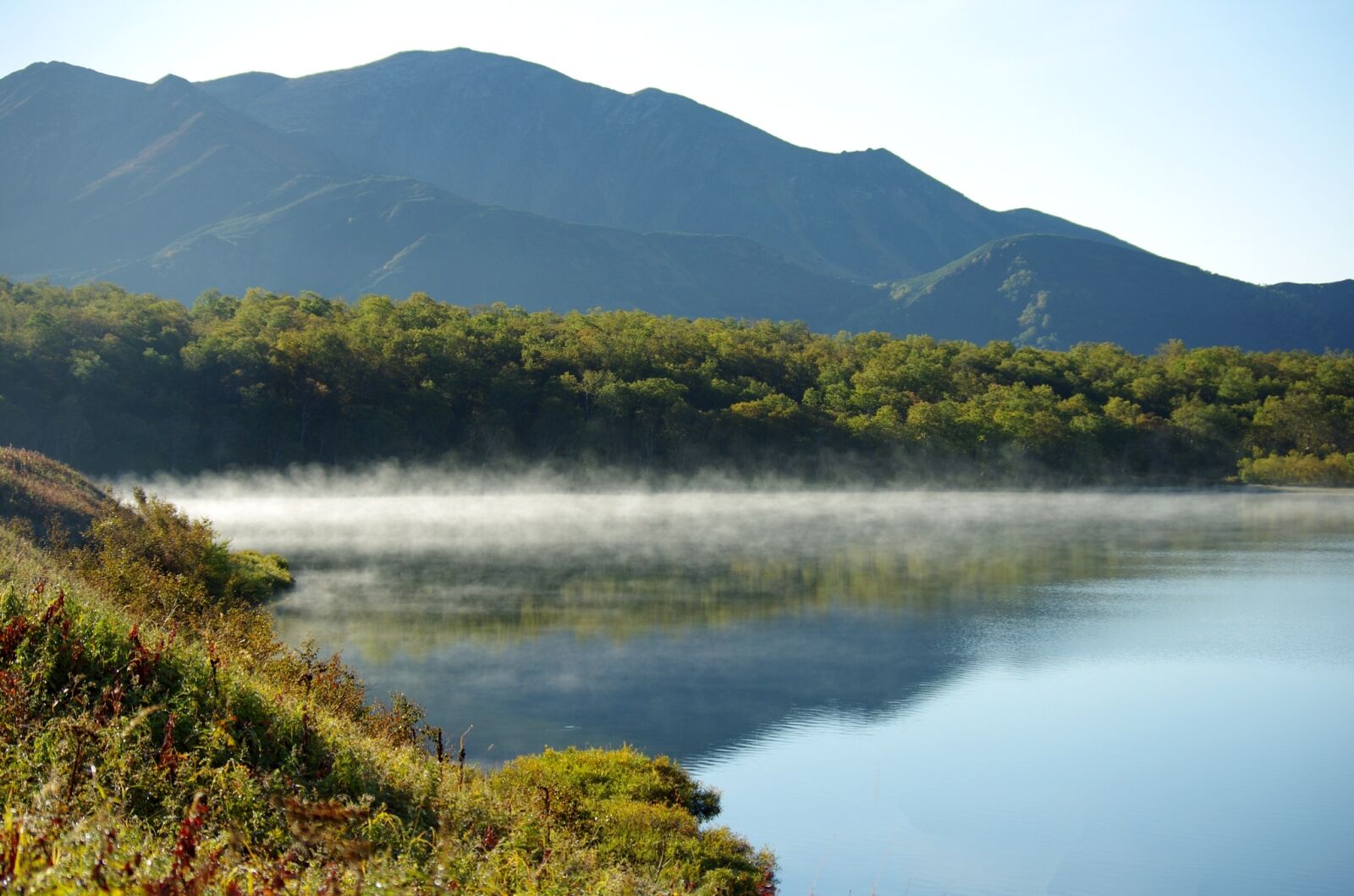 Pentax K-5 sample photo. Lake, mountains, morning photography