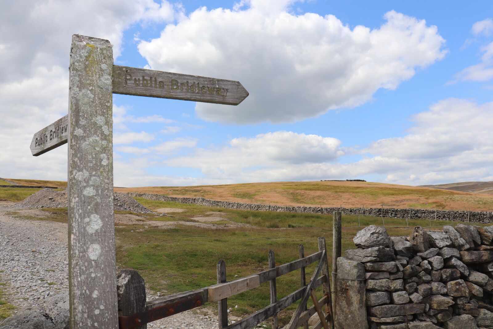 Canon EOS 77D (EOS 9000D / EOS 770D) sample photo. Directory, clouds, yorkshire photography
