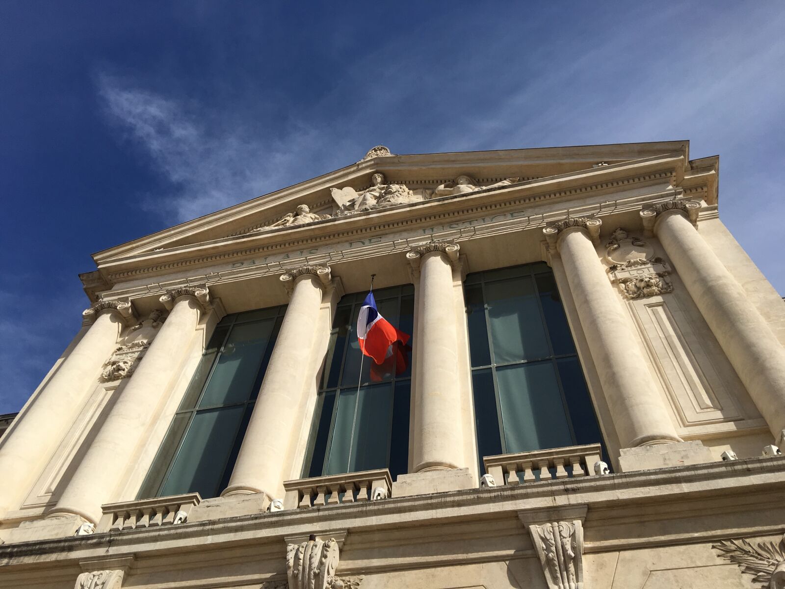 Apple iPhone 6s Plus sample photo. Palace of justice, nice photography