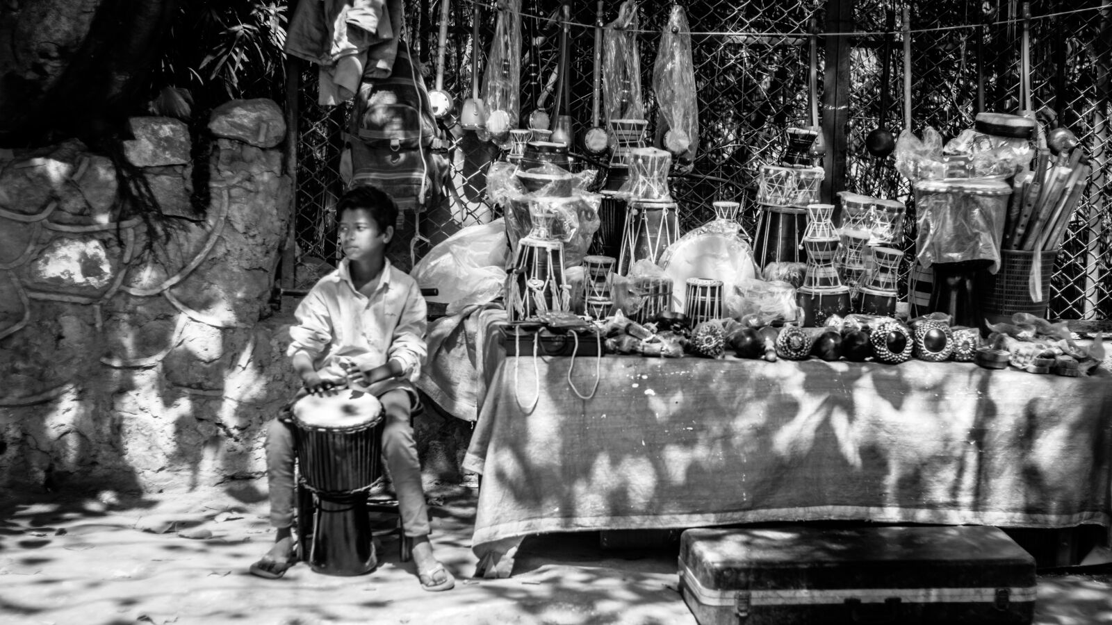 Canon EOS 7D Mark II sample photo. Street, drums, kid photography