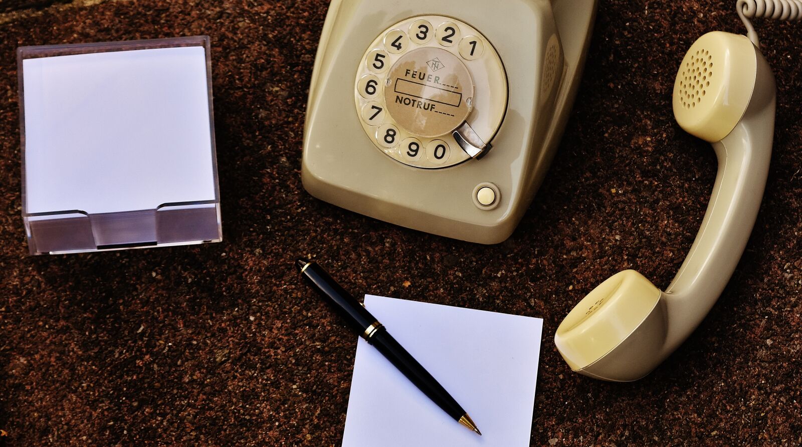 Nikon D7200 sample photo. Old phone, 60s, 70s photography