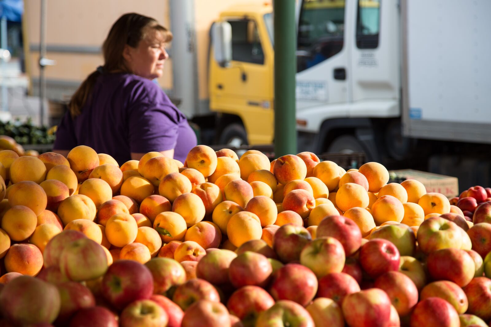 Canon EOS 6D + Canon EF 24-105mm F4L IS USM sample photo. Apples, peaches, fruit photography
