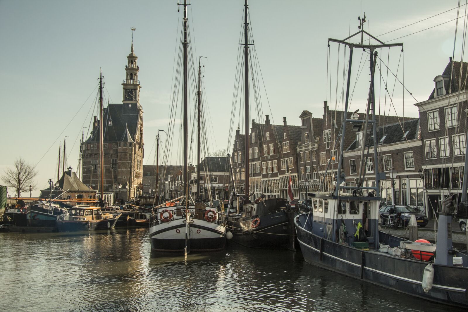 Canon EF-S 17-85mm F4-5.6 IS USM sample photo. Netherlands, hoorn, fishing village photography
