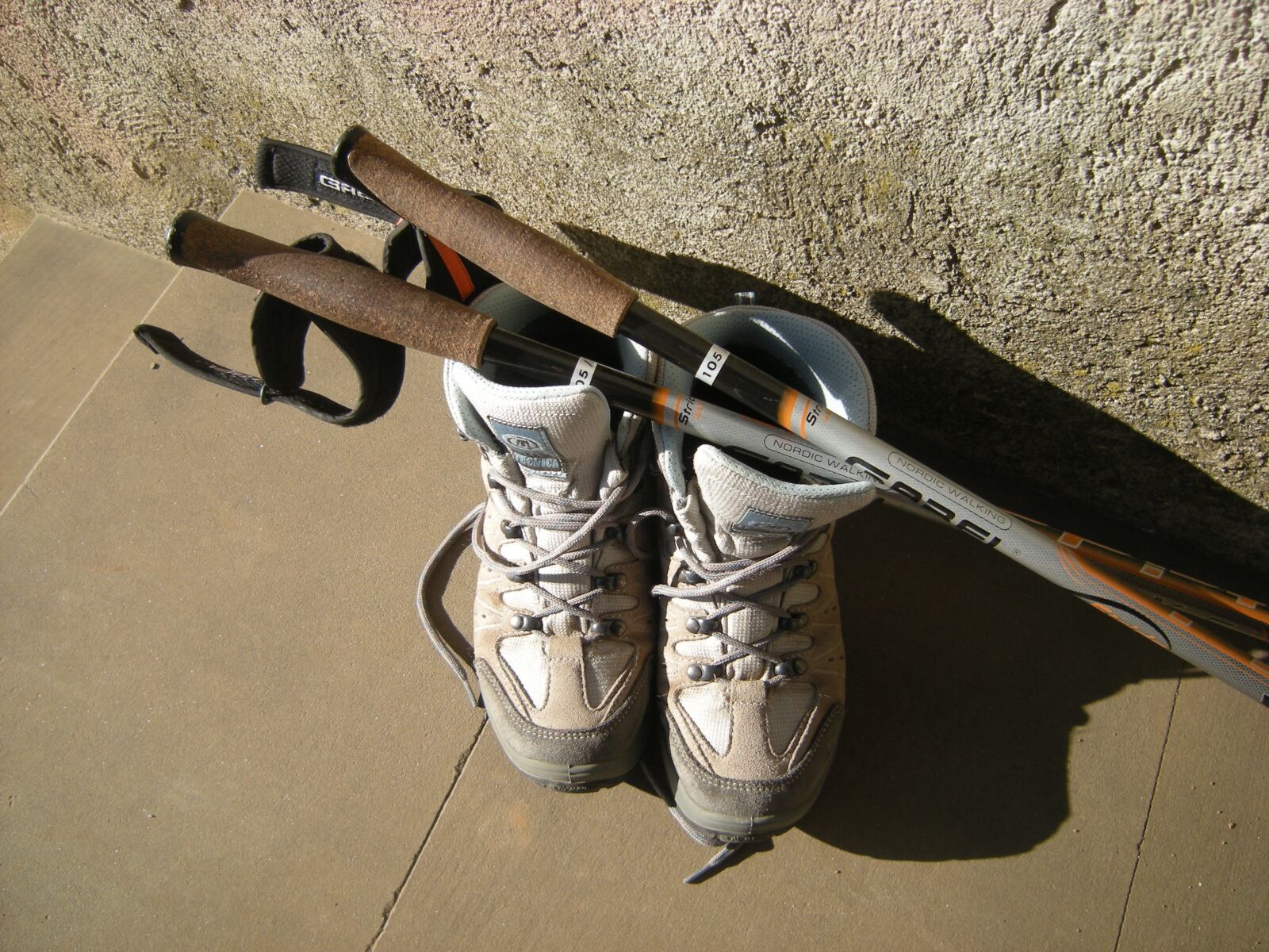 Nikon COOLPIX P50 sample photo. Trekking, boots, mountain photography
