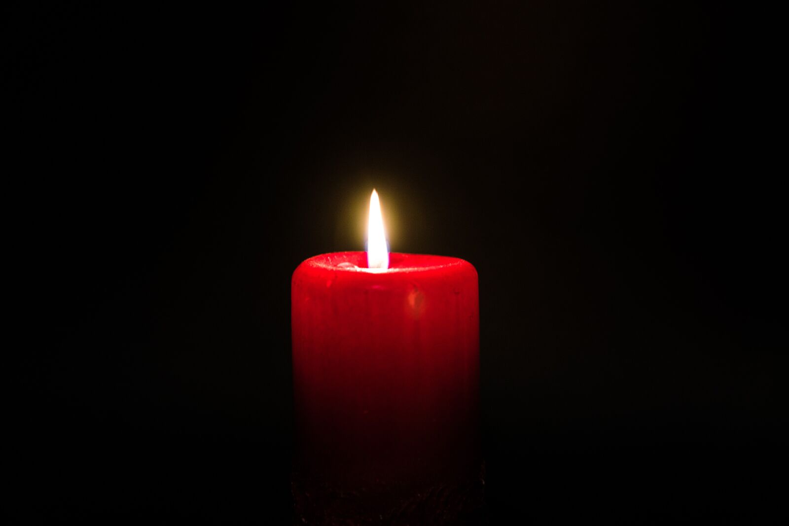 Sony DT 16-50mm F2.8 SSM sample photo. Candle, fire, flame photography