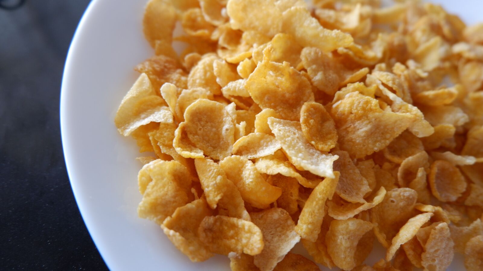 Fujifilm X-A3 + Fujifilm XC 16-50mm F3.5-5.6 OIS II sample photo. Food, cornflake, sweets photography