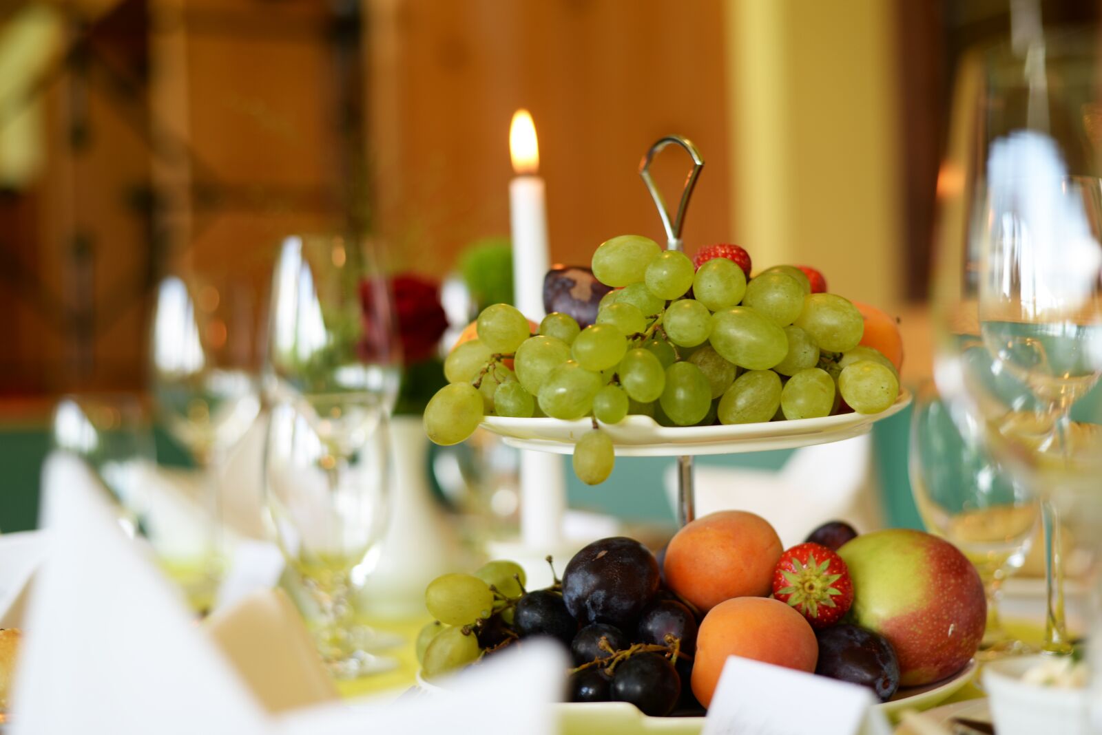 Nikon D610 sample photo. Grapes, fruit, buffet photography
