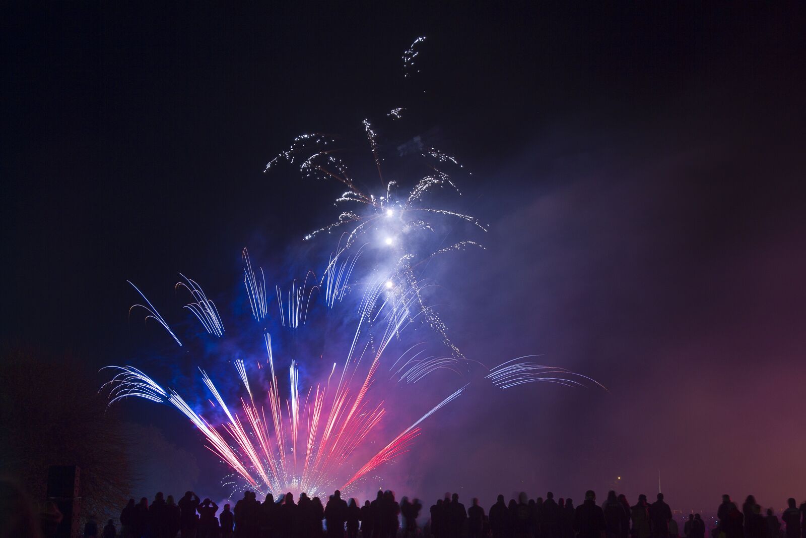 Canon EOS 7D sample photo. Fireworks, festivity, explosive photography