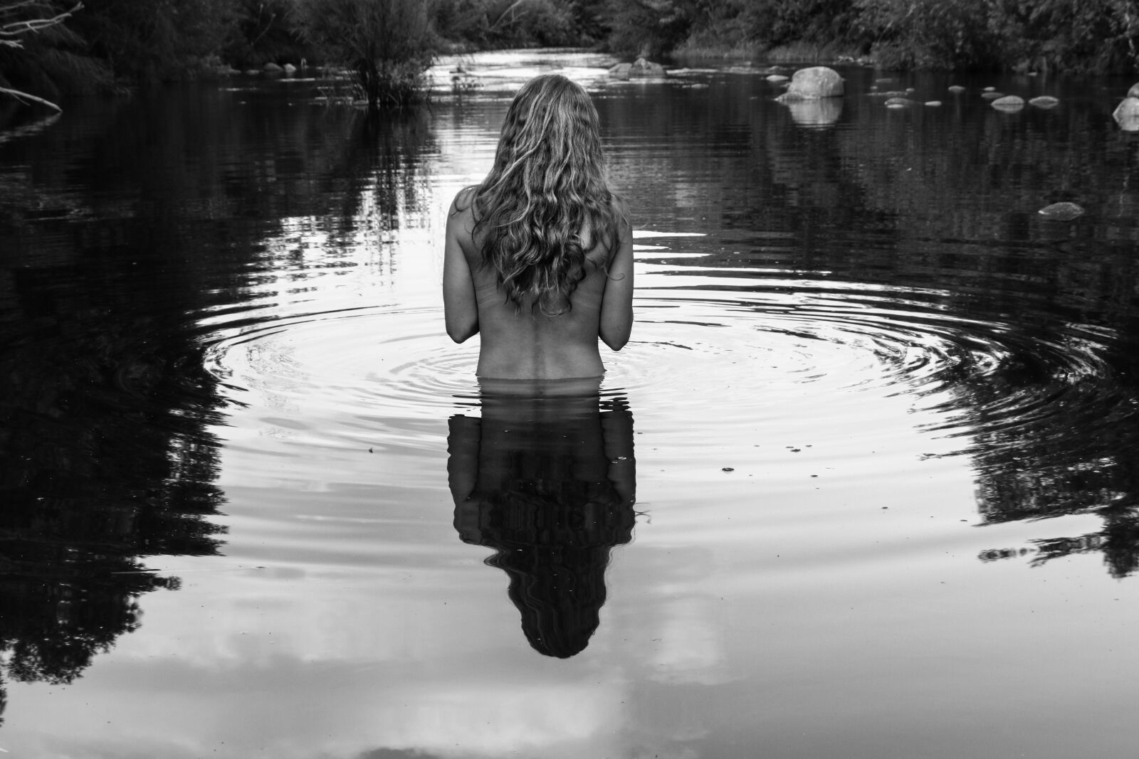 Canon EOS 7D Mark II sample photo. Bnw, nudeimplied, girl photography