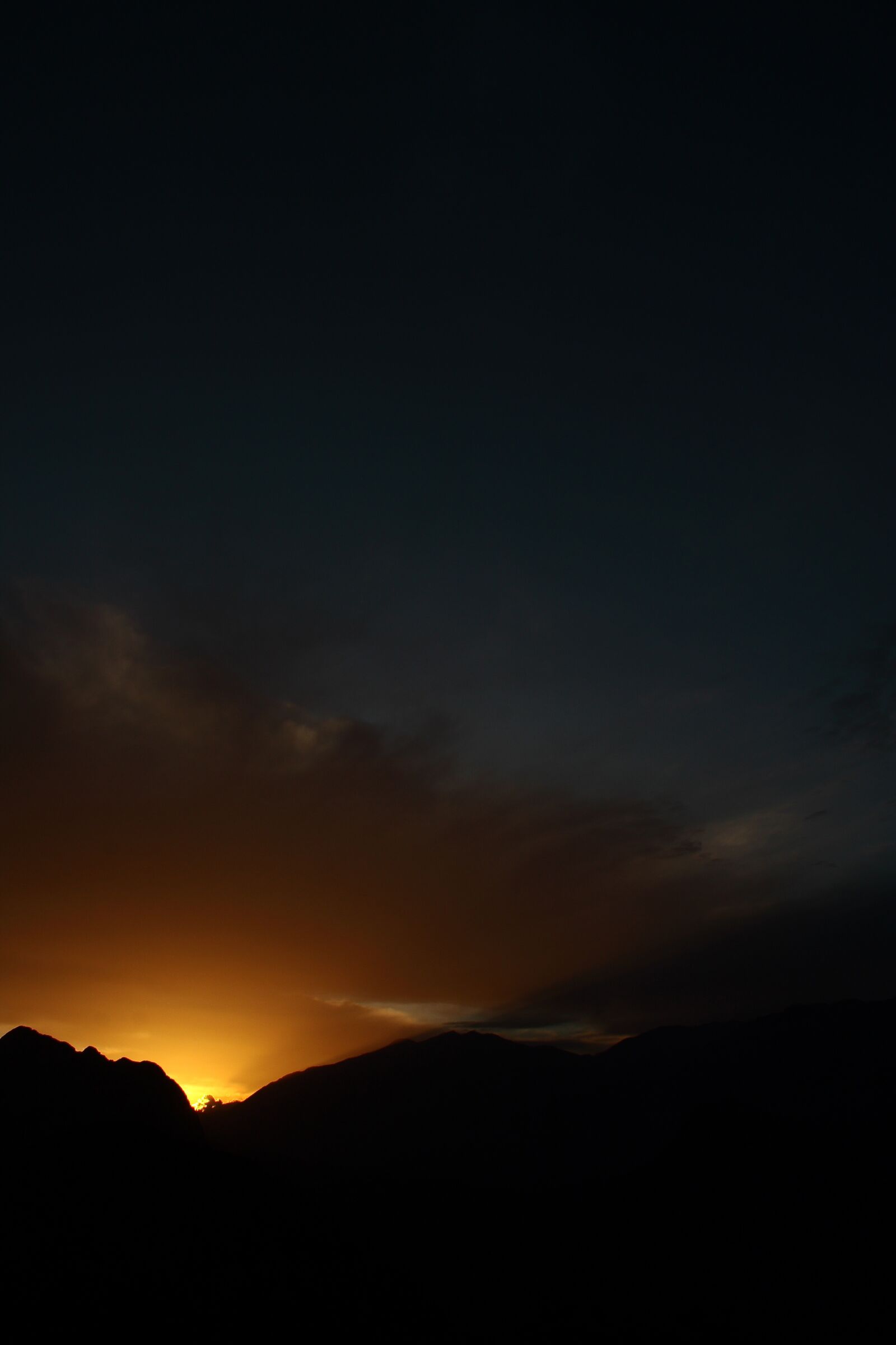 Canon EOS 40D sample photo. Mountain, light, sunset photography