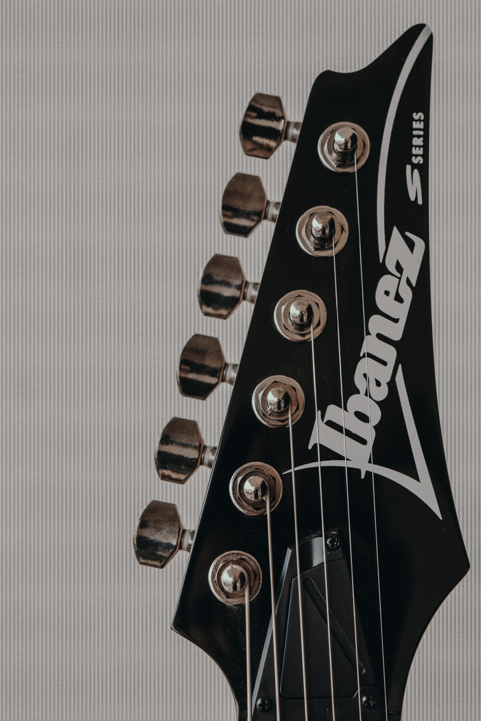 Nikon D5200 sample photo. Guitar, ibanez, headstock photography