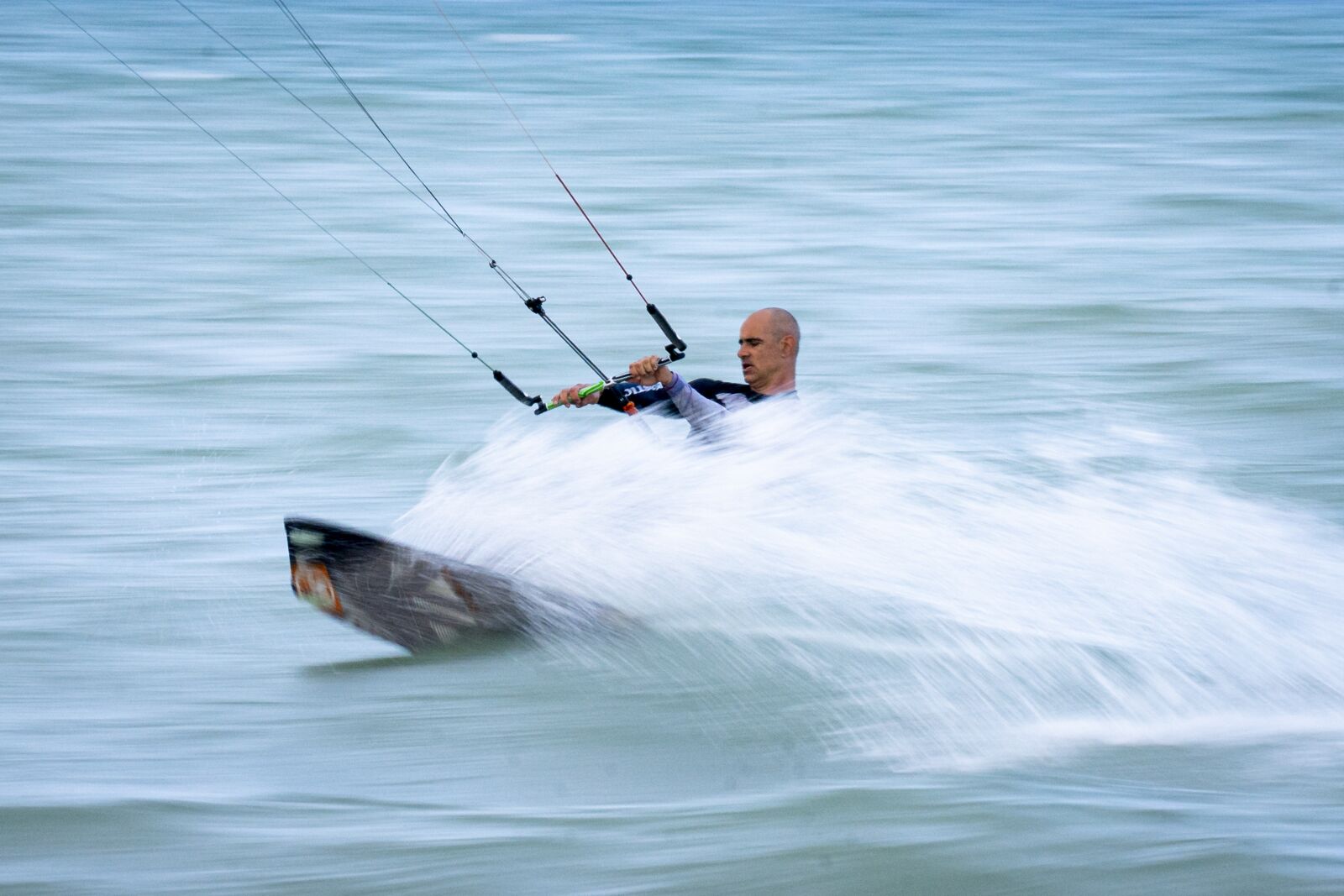 Sony a7 II + Sony FE 70-200mm F4 G OSS sample photo. Kite, panning, sport photography photography