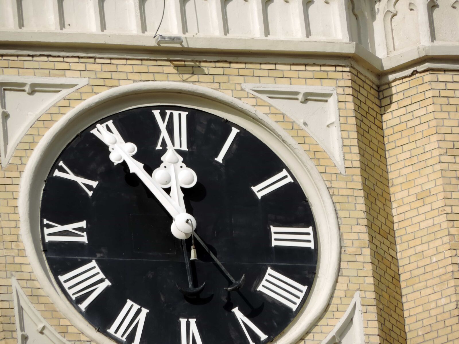 Nikon Coolpix P520 sample photo. Facade, landmark, clock, watch photography