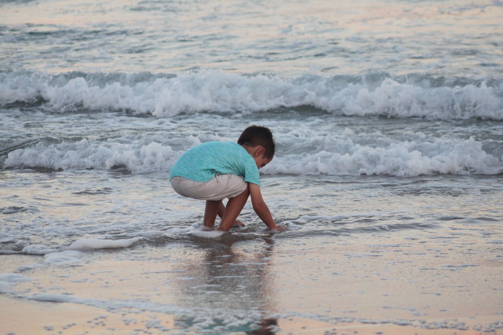 Canon EOS 500D (EOS Rebel T1i / EOS Kiss X3) sample photo. Beach, surf, shore photography