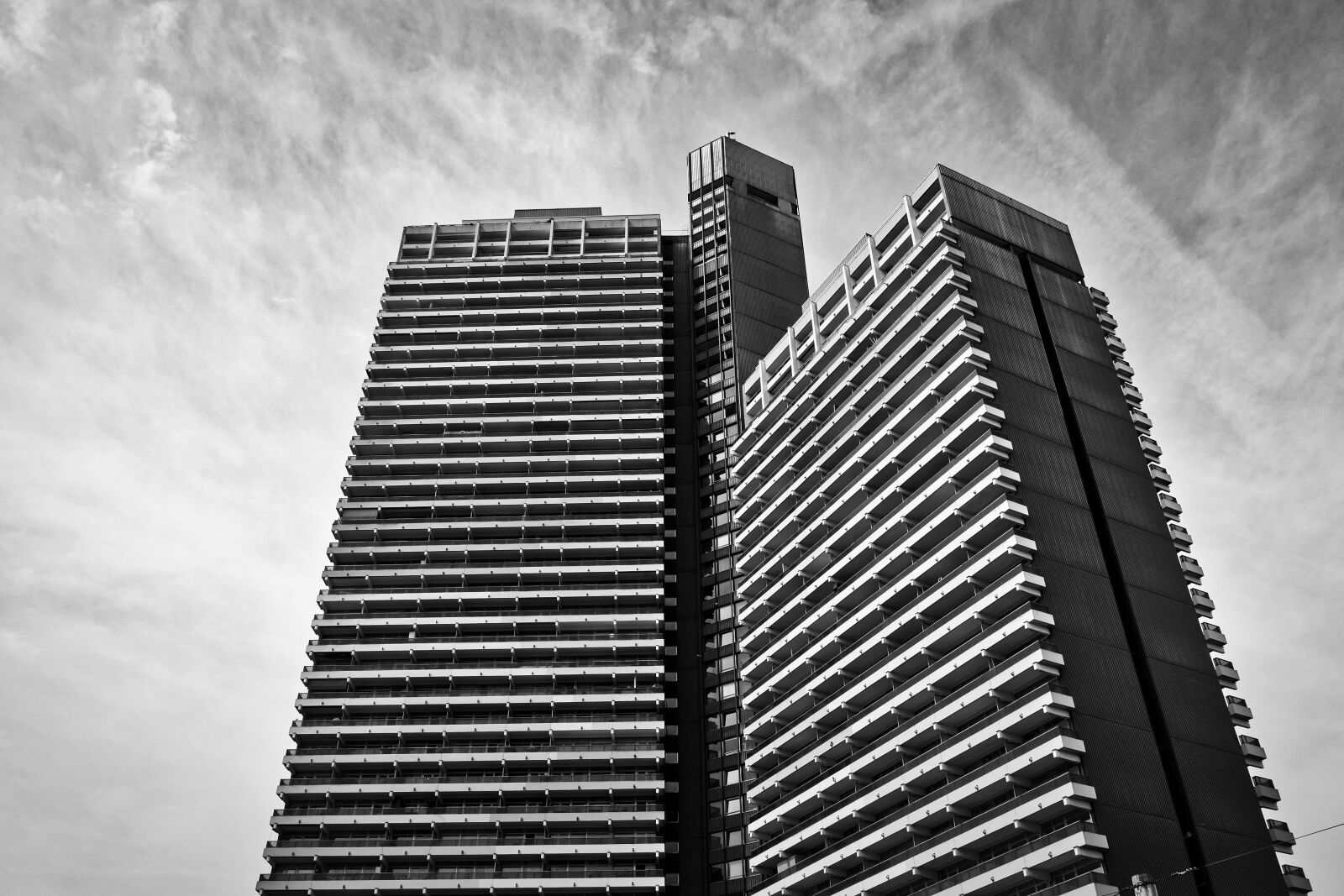 Panasonic Lumix DMC-FZ1000 sample photo. Skyscraper, apartment, architecture photography