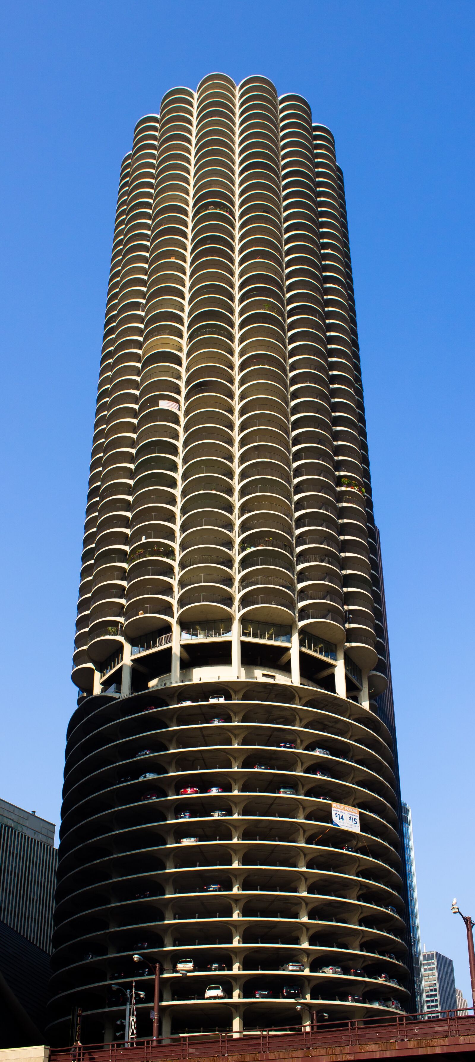 Canon EOS 600D (Rebel EOS T3i / EOS Kiss X5) sample photo. Travel, chicago, building photography