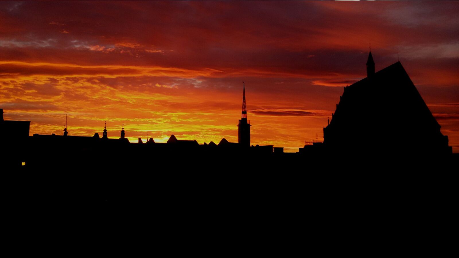 Samsung Galaxy S5 Mini sample photo. Sunset, twilight, the cathedral photography