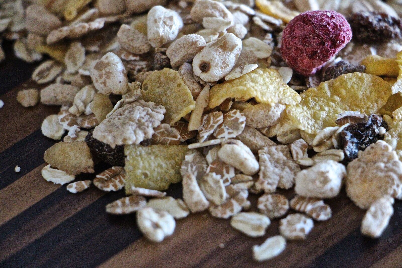 Canon EOS 700D (EOS Rebel T5i / EOS Kiss X7i) sample photo. Muesli, food, lec photography