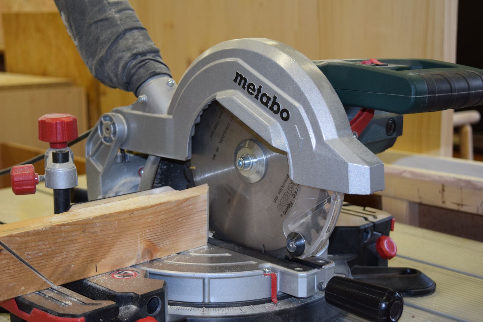 Nikon D3300 sample photo. Carpentry, cut-off saw, cutting photography