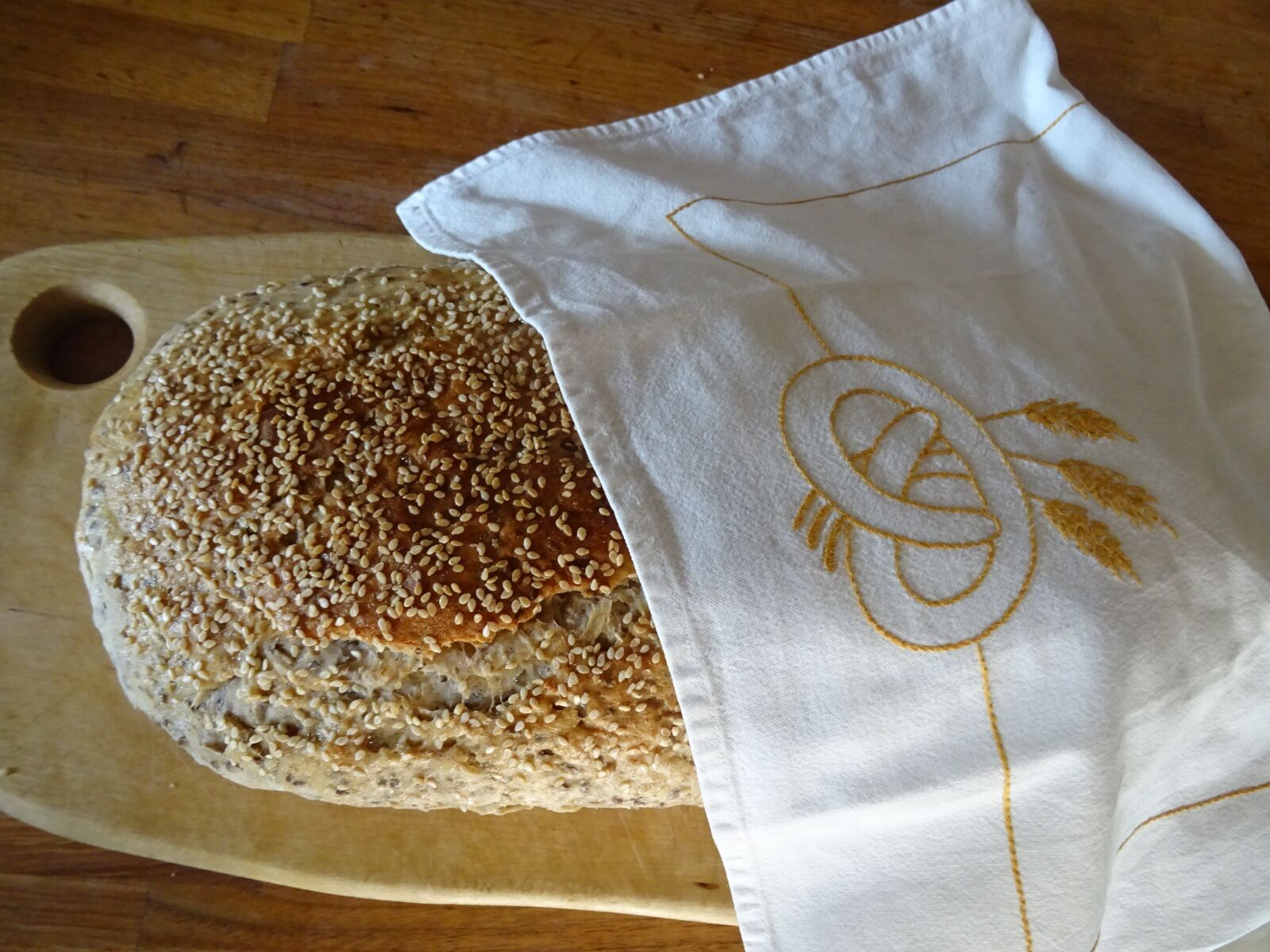 Sony DSC-HX60V sample photo. Bread, covered with a photography