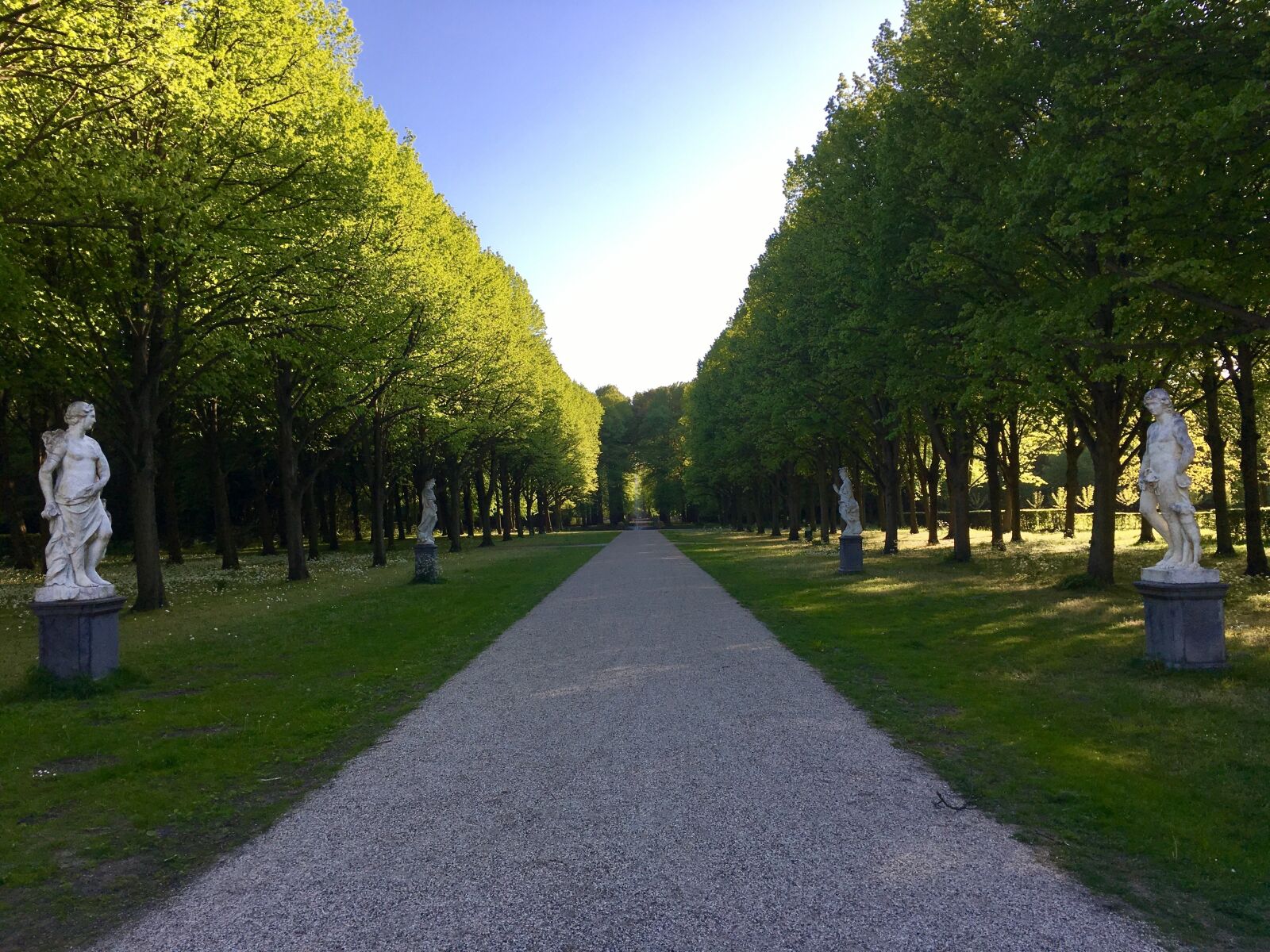Apple iPhone 6s sample photo. Castle garden, garden, green photography