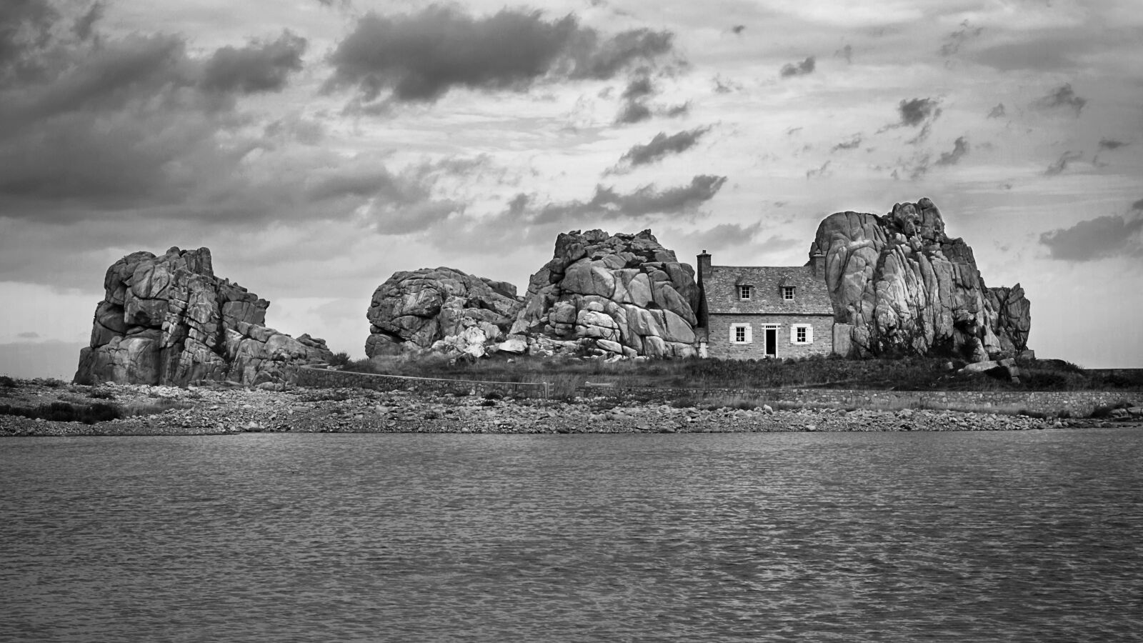 Canon EOS 70D + Canon EF 24-105mm F4L IS USM sample photo. France, brittany, side photography