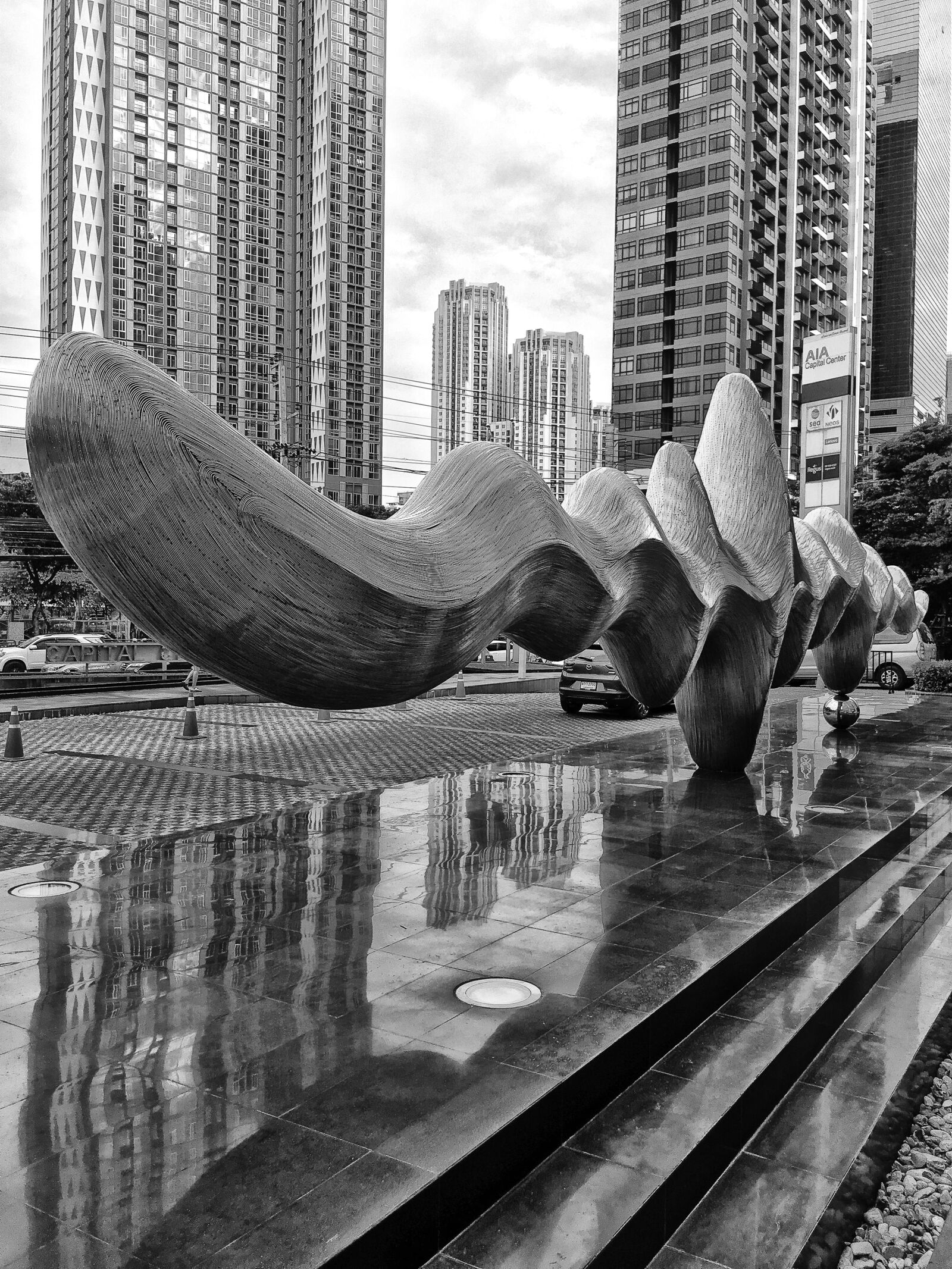 iPhone 6s Plus back camera 4.15mm f/2.2 sample photo. Sculpture, building, architecture photography