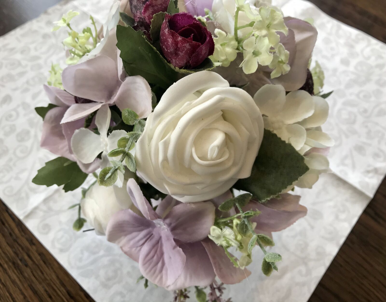 iPhone 7 back camera 3.99mm f/1.8 sample photo. Flowers, decoration, rose photography