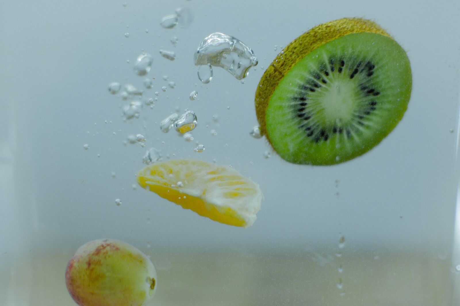 Nikon D5100 sample photo. Water, orange, fresh photography