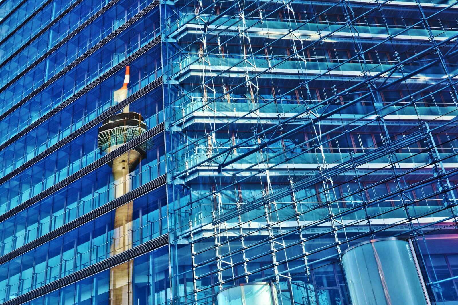 Olympus OM-D E-M10 sample photo. Architecture, building, modern photography