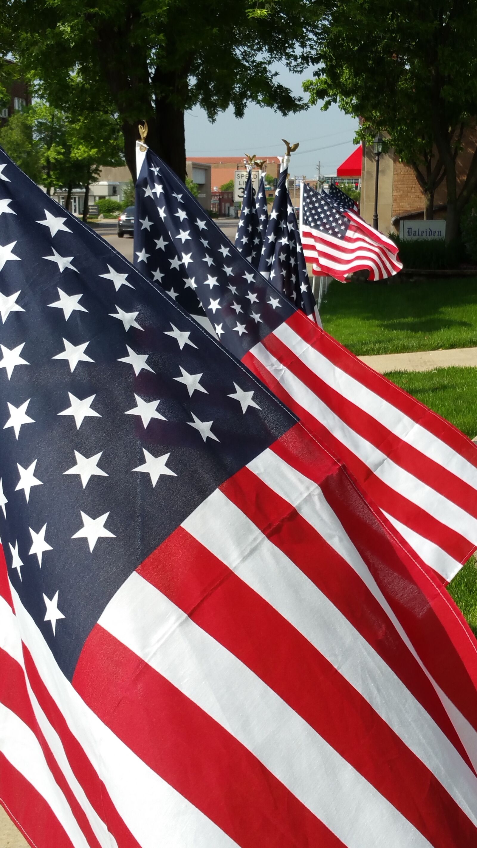 Samsung Galaxy Note4 sample photo. Flags, street, america photography