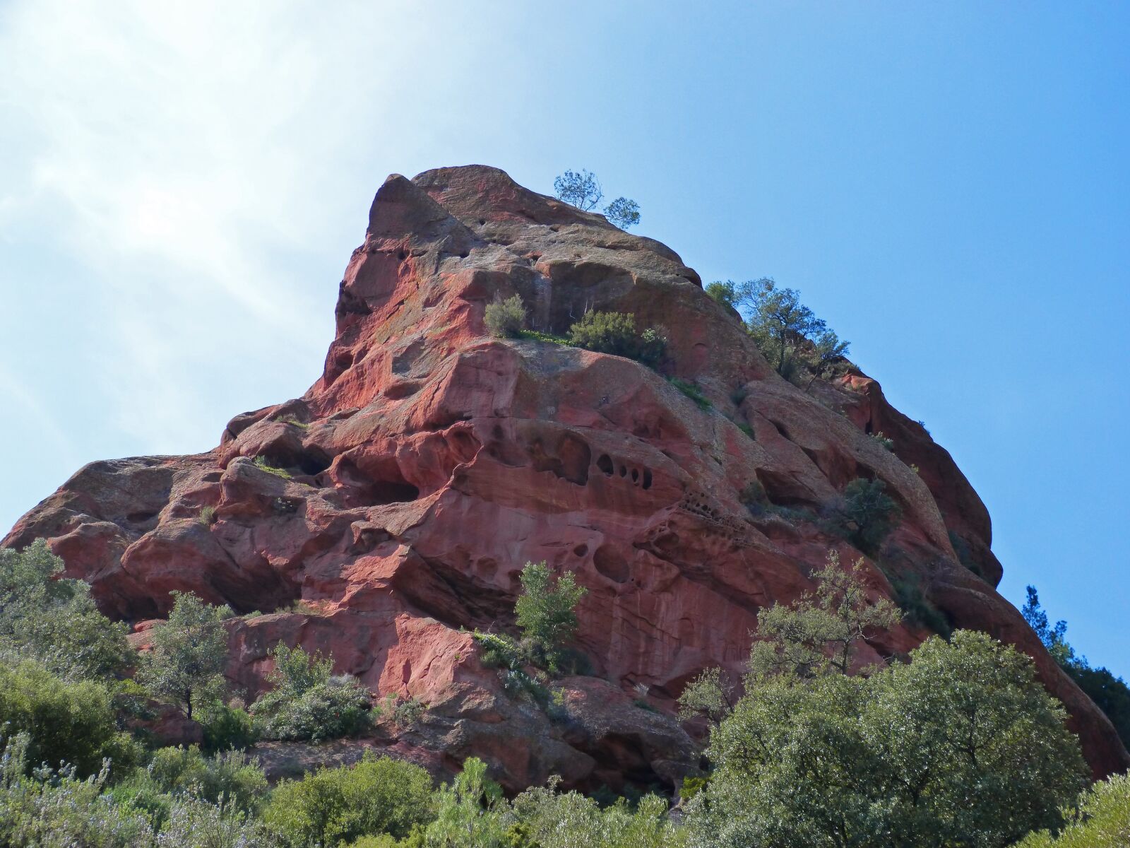 Panasonic DMC-FZ62 sample photo. Red rock, red stoneware photography