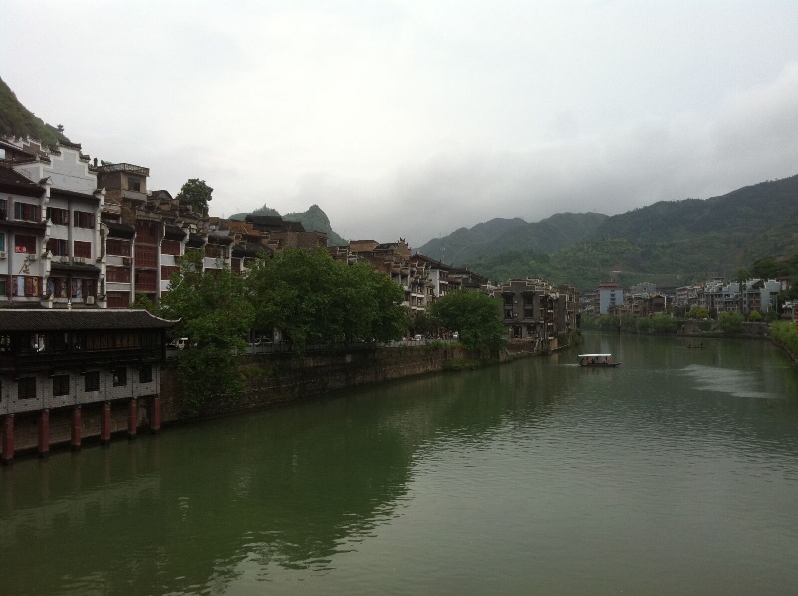 Apple iPhone 4 sample photo. Sky, water, mountain photography