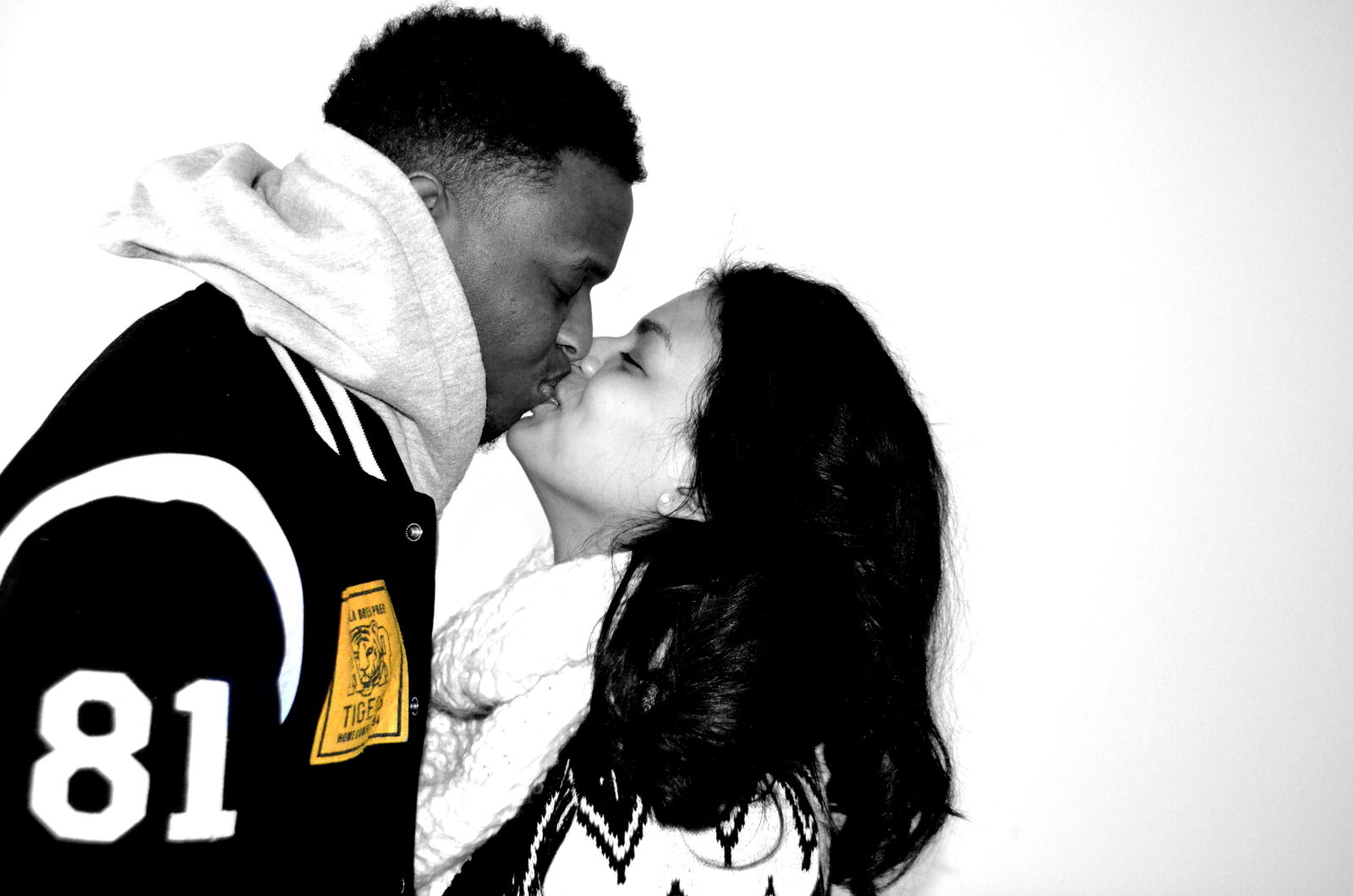 Nikon D5100 sample photo. Couple, kissing, love photography