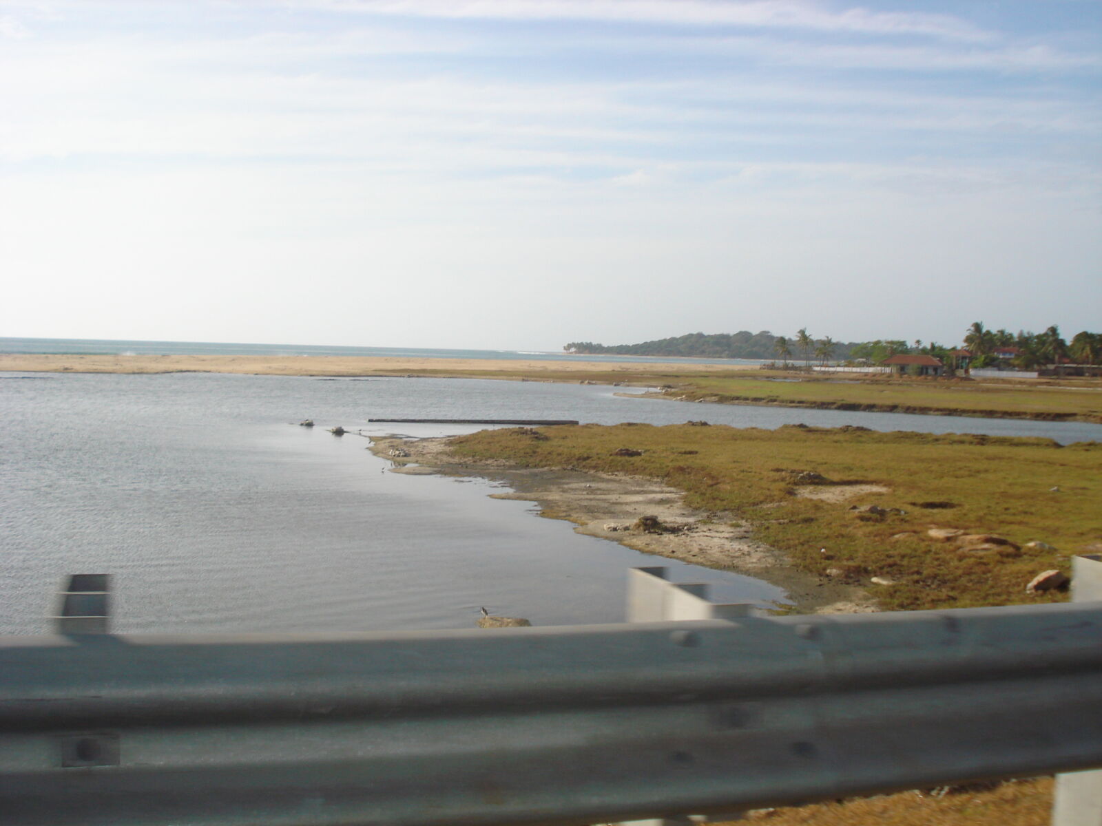 Sony DSC-W35 sample photo. Arugambay, sri, lanka photography