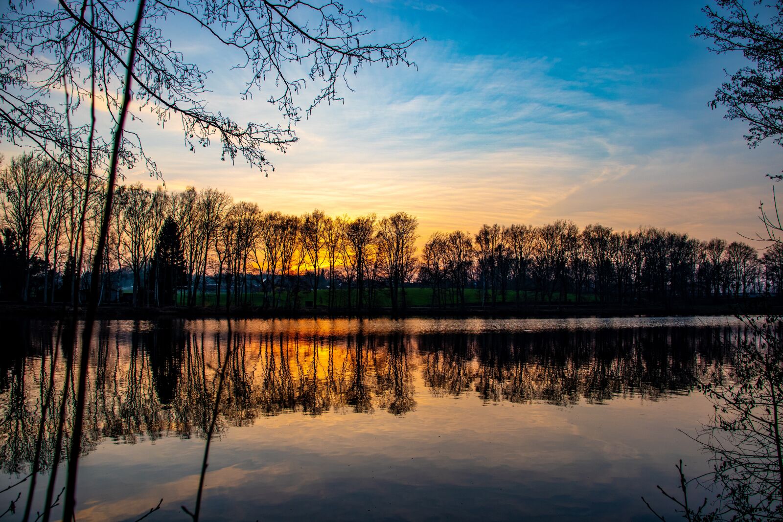 Canon EOS 200D (EOS Rebel SL2 / EOS Kiss X9) sample photo. Sunset, lake, sky photography