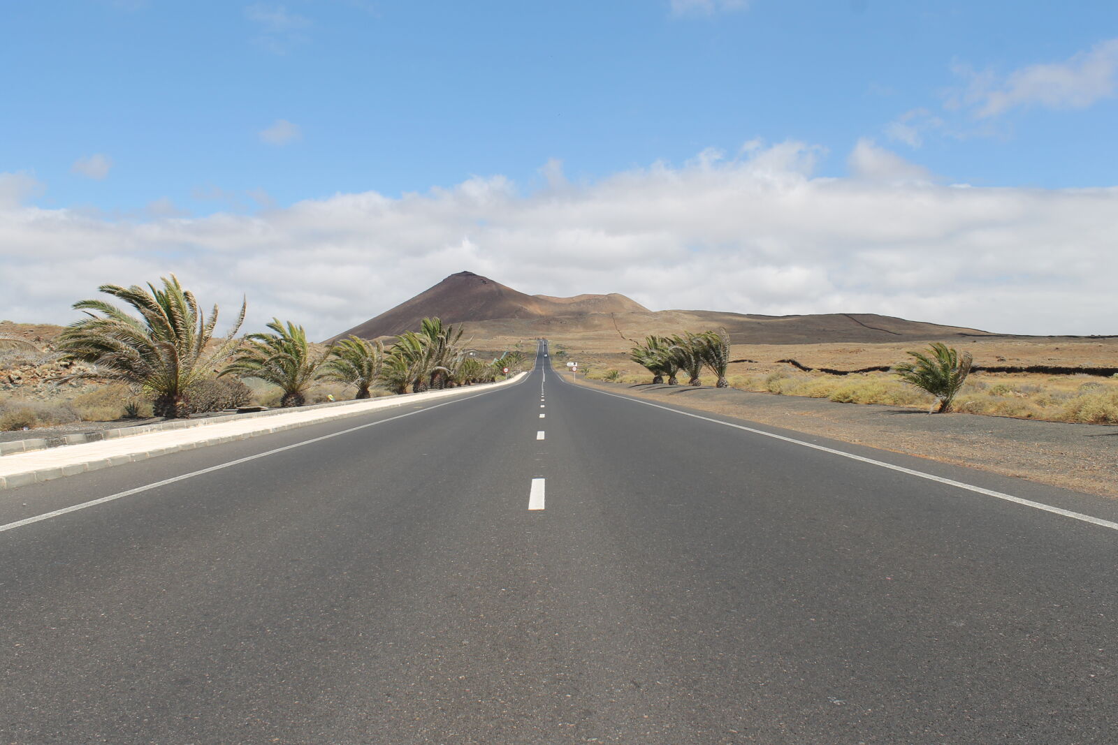 Canon EOS 1100D (EOS Rebel T3 / EOS Kiss X50) sample photo. Road, passing, through, landscape photography