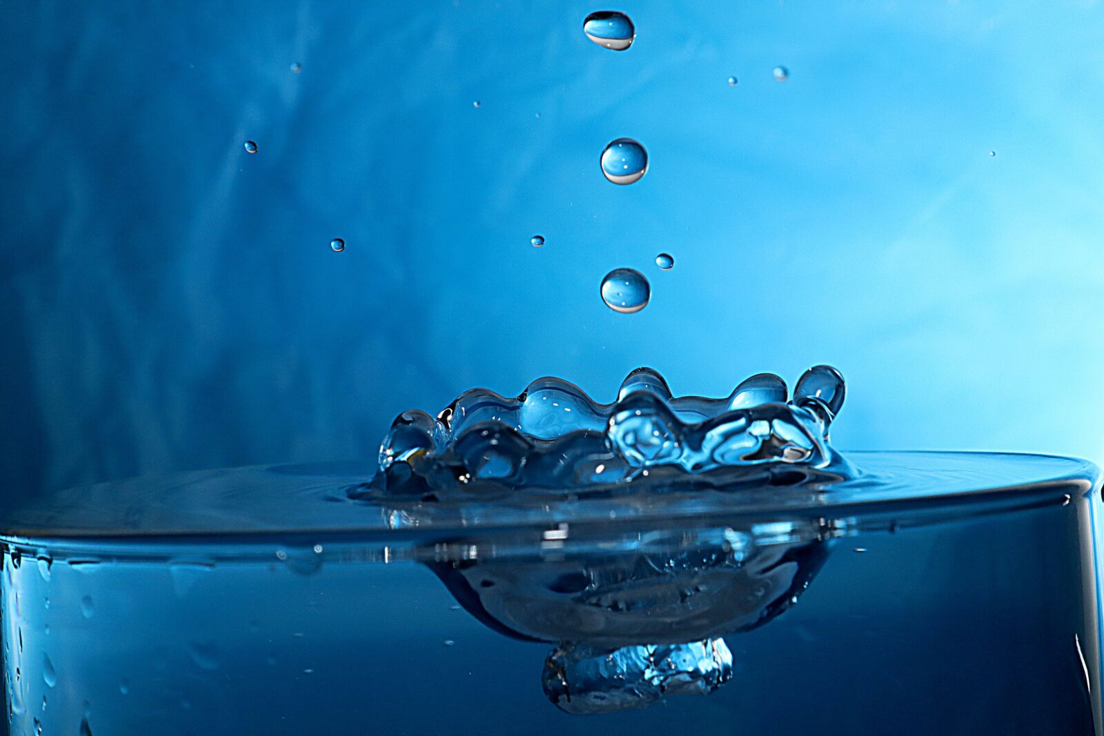 Canon EOS M50 (EOS Kiss M) sample photo. Water, drops, liquid photography