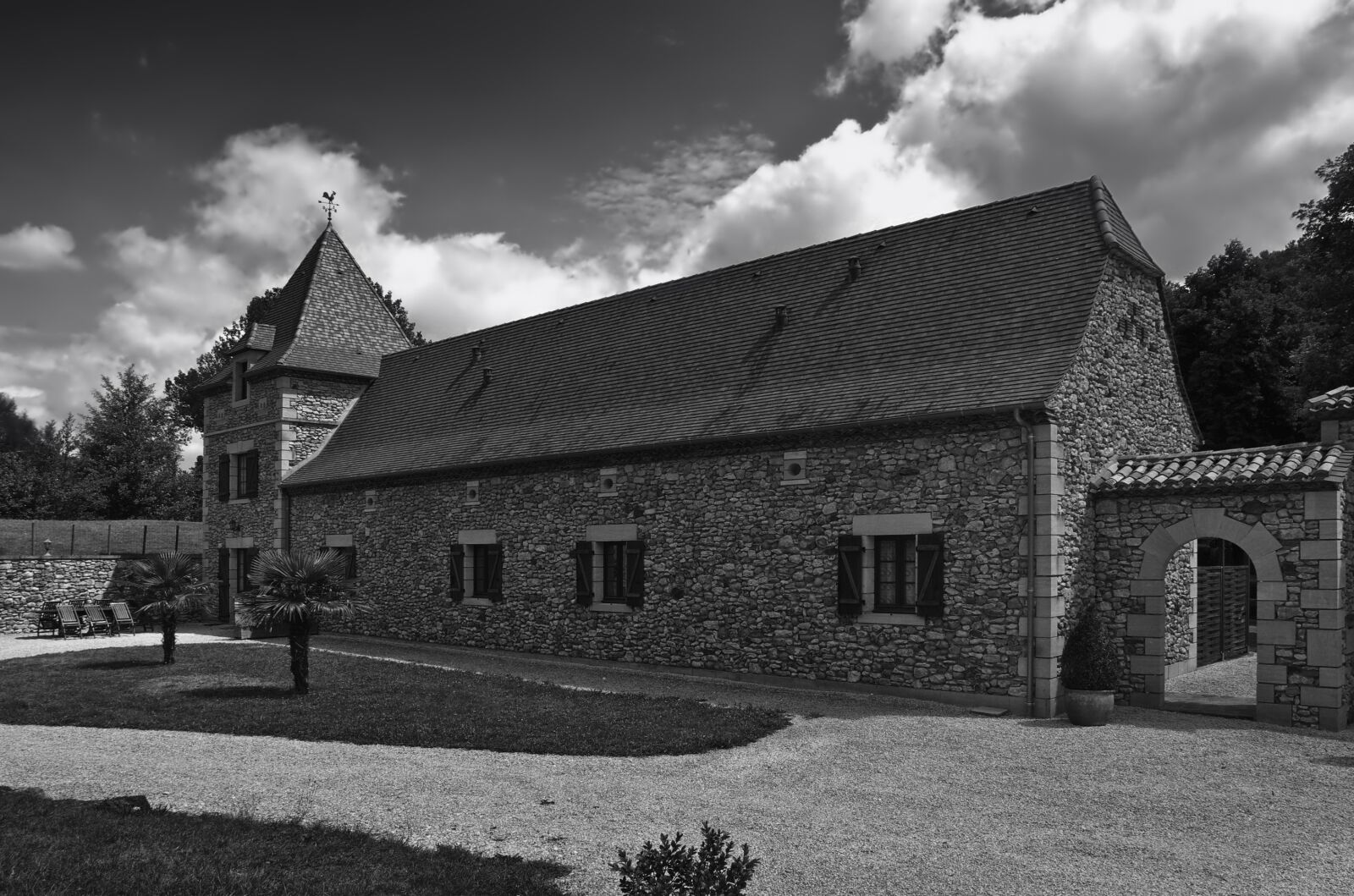 Sony Alpha DSLR-A550 sample photo. Rouffignac, france, lodge photography