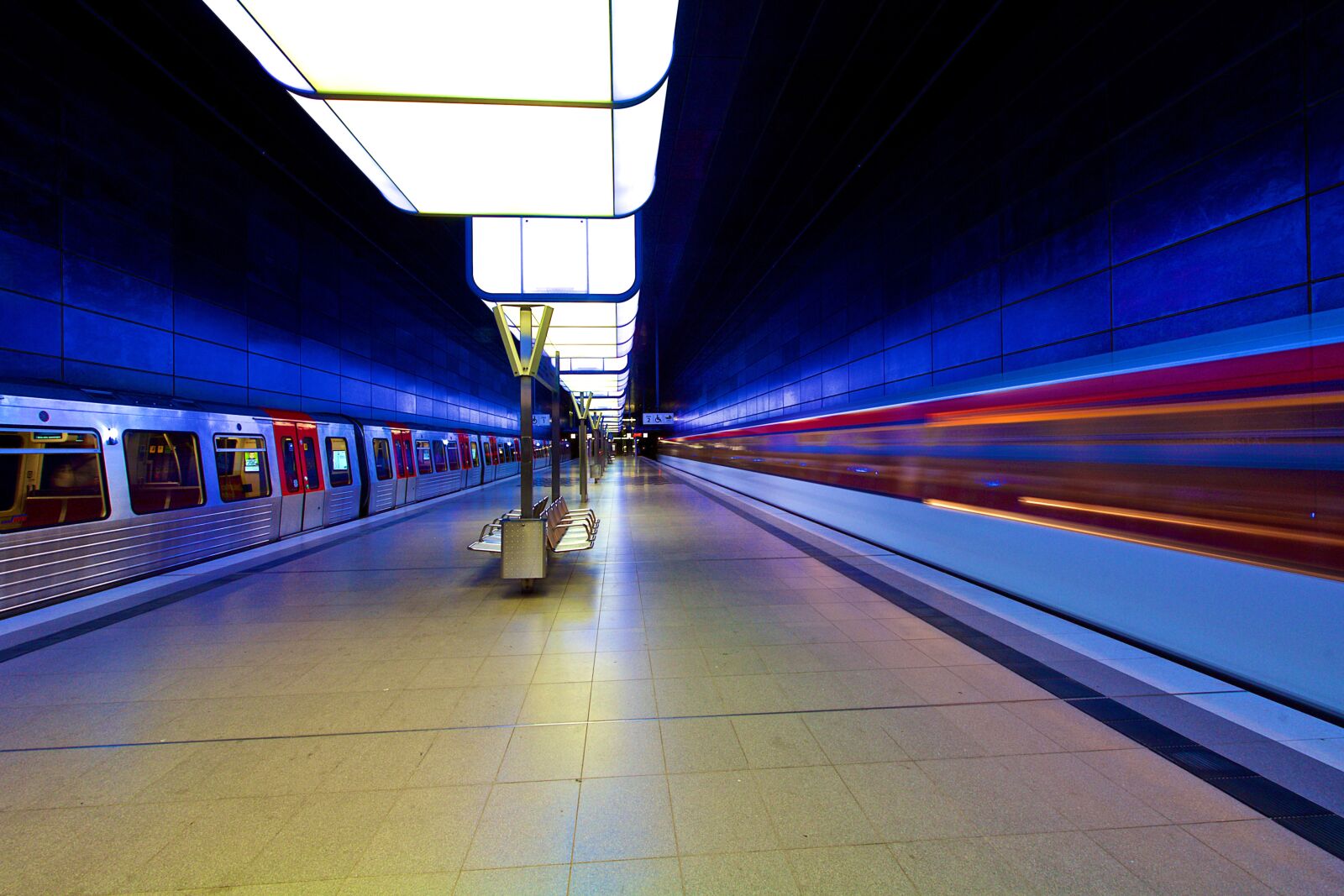 Canon EOS 60D sample photo. Hamburg, stop, u4 photography