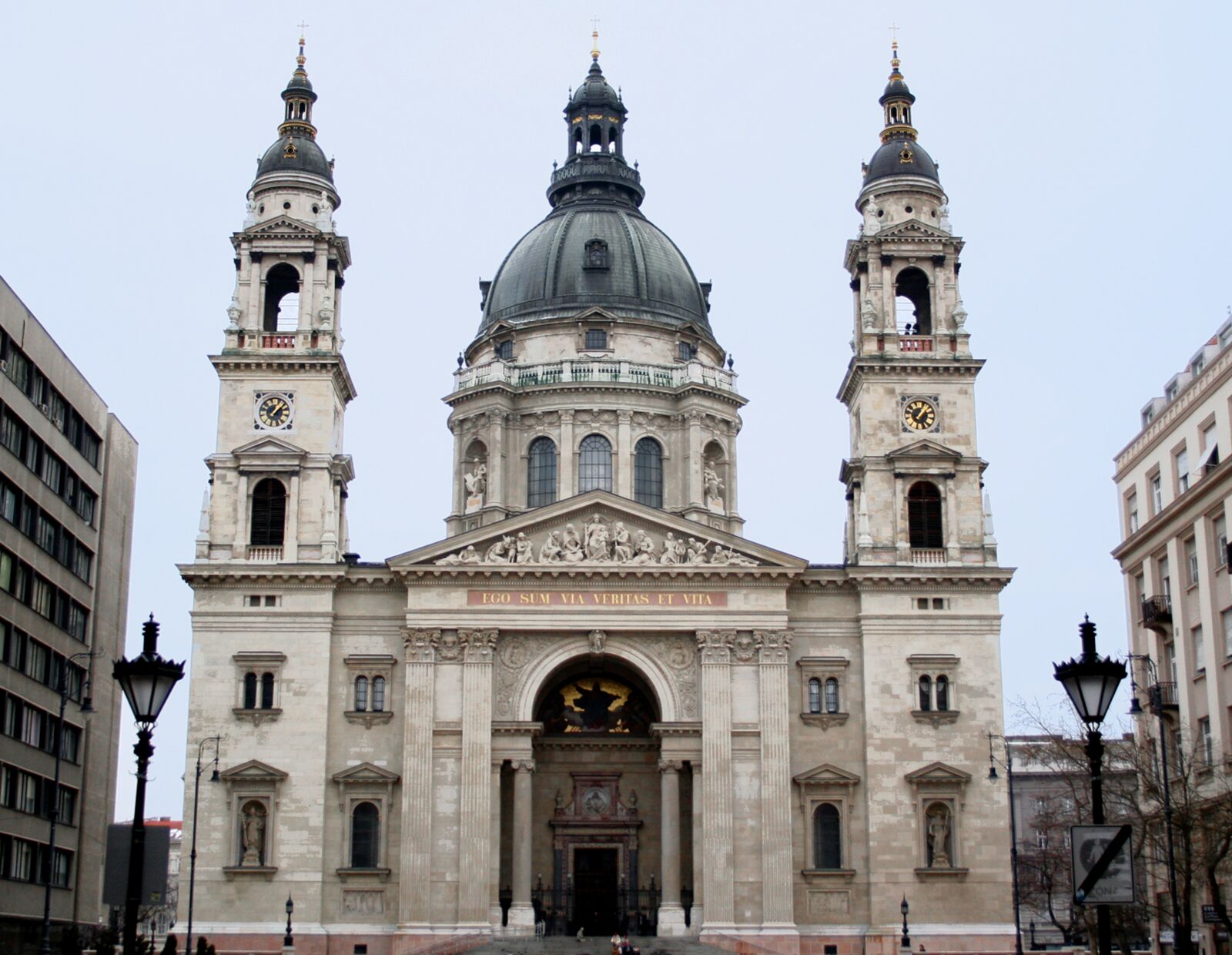 Canon EOS 350D (EOS Digital Rebel XT / EOS Kiss Digital N) sample photo. St stephen's basilica, budapest photography